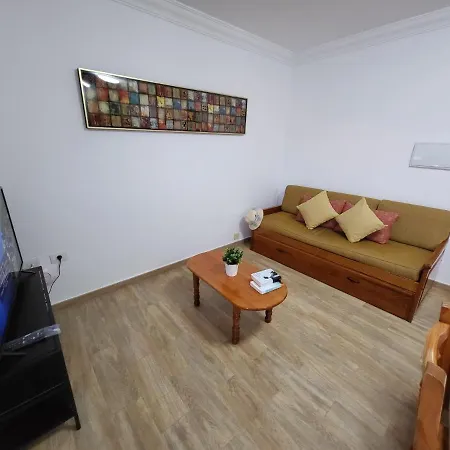 Coral 4 - 1 Bed Apt With Balcony In Abrigos Apartamento *