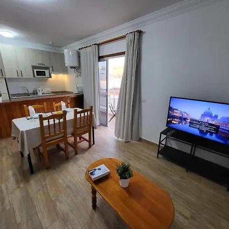 Coral 4 - 1 Bed Apt With Balcony In Abrigos Apartamento Los Abrigos