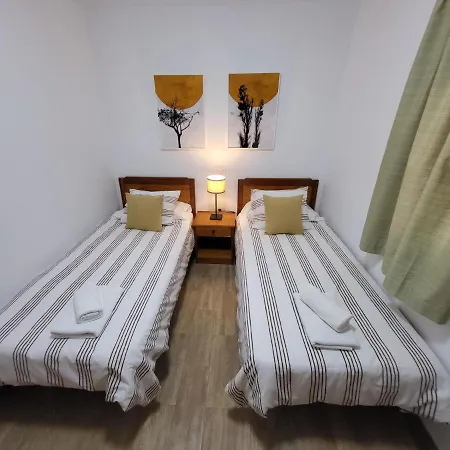 Coral 4 - 1 Bed Apt With Balcony In Abrigos * Los Abrigos