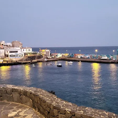 Coral 4 - 1 Bed Apt With Balcony In Abrigos Apartment *